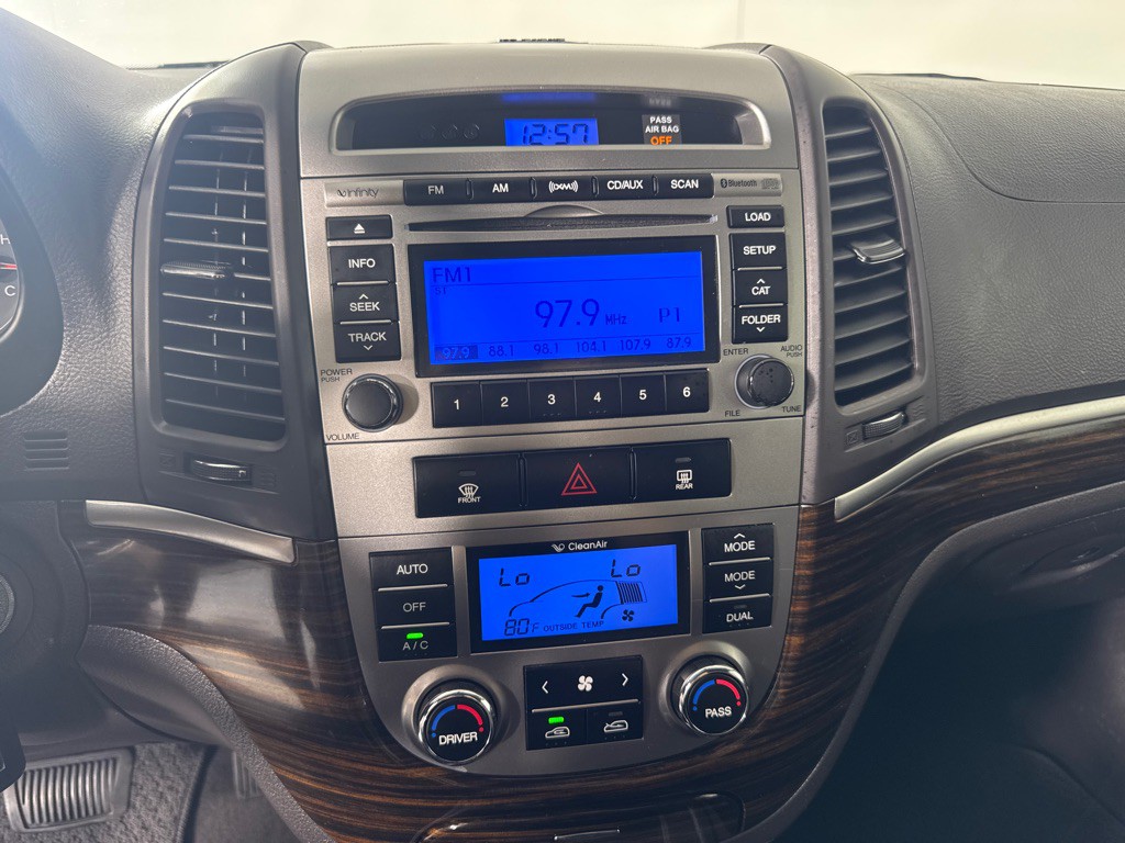 2011 Hyundai Santa Fe Image 14