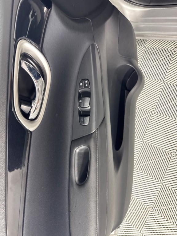 2016 Nissan Sentra Image 10