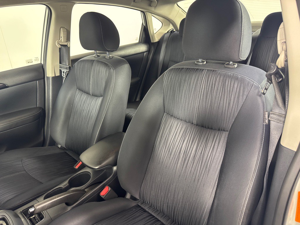 2016 Nissan Sentra Image 12