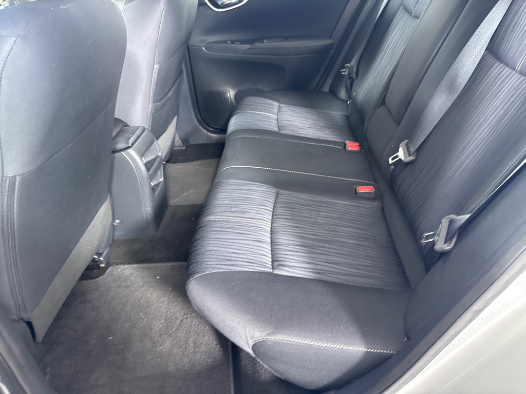 2016 Nissan Sentra Image 17