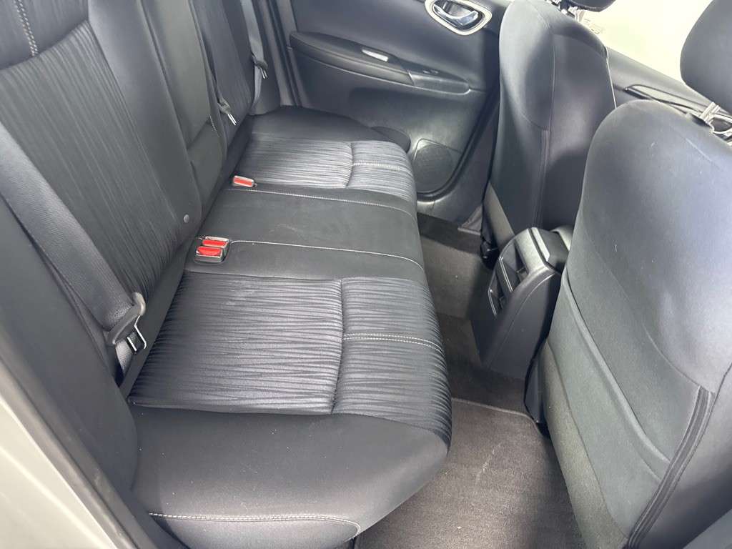 2016 Nissan Sentra Image 19