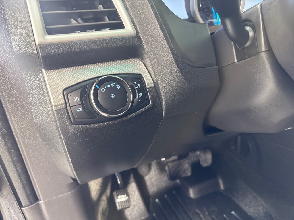 2015 Ford Explorer Image 12