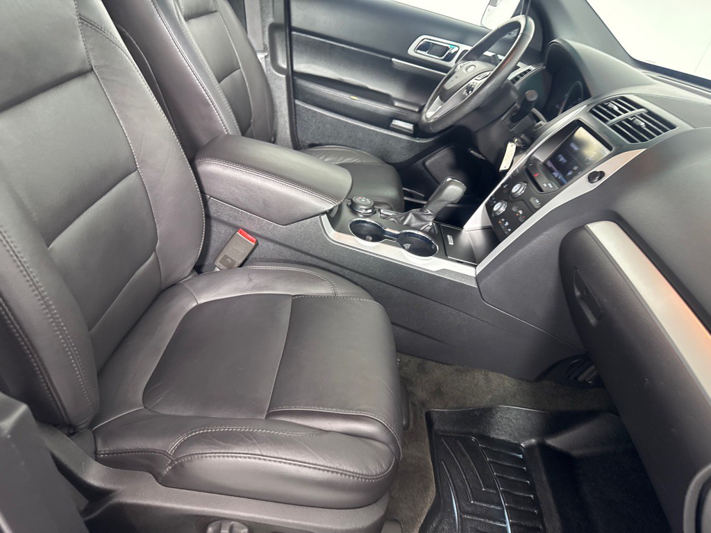 2015 Ford Explorer Image 23
