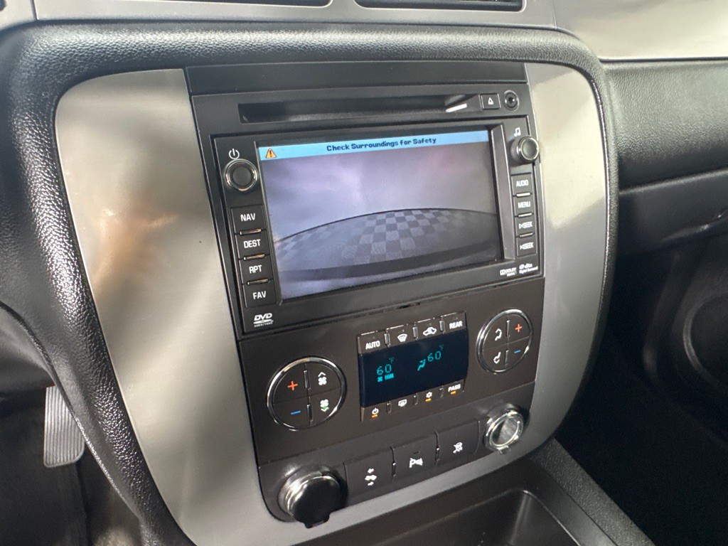 2011 Chevrolet Tahoe Image 17