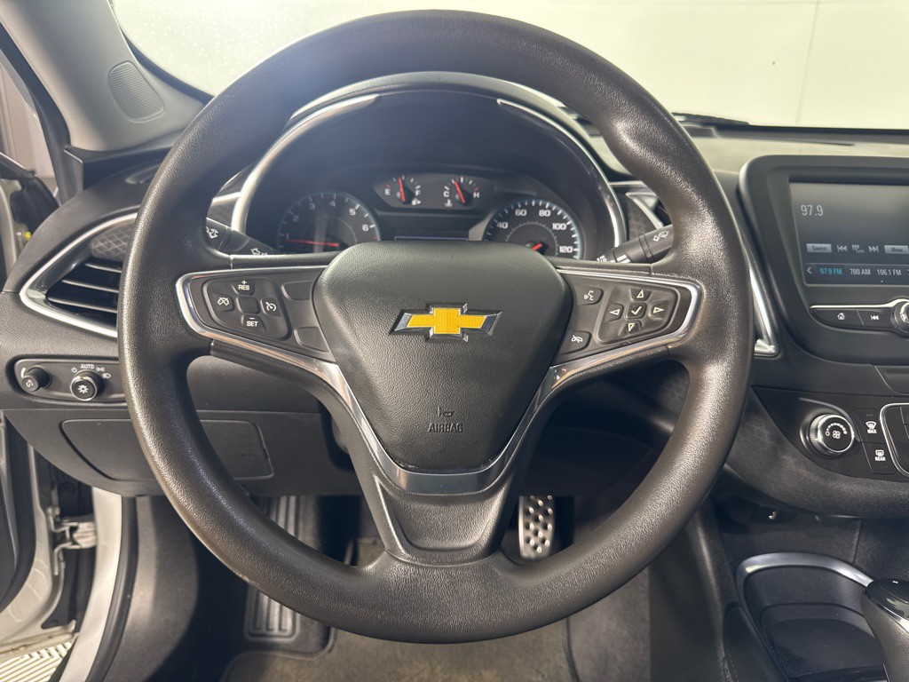 2016 Chevrolet Malibu Image 16