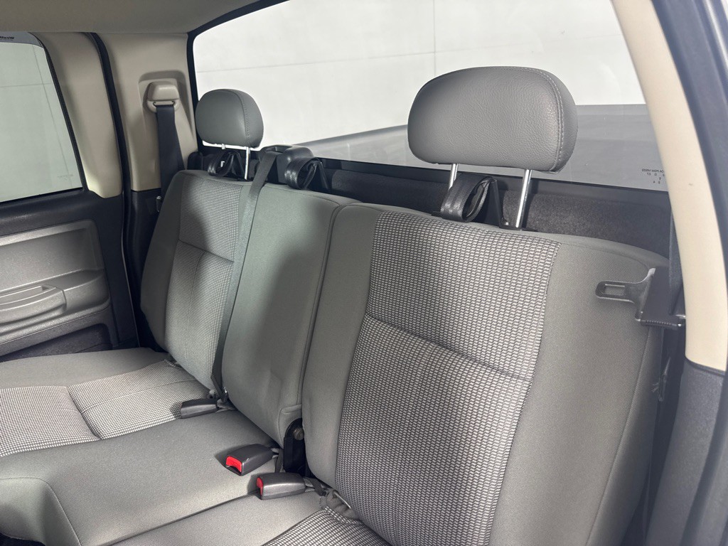 2011 Dodge Dakota Image 17