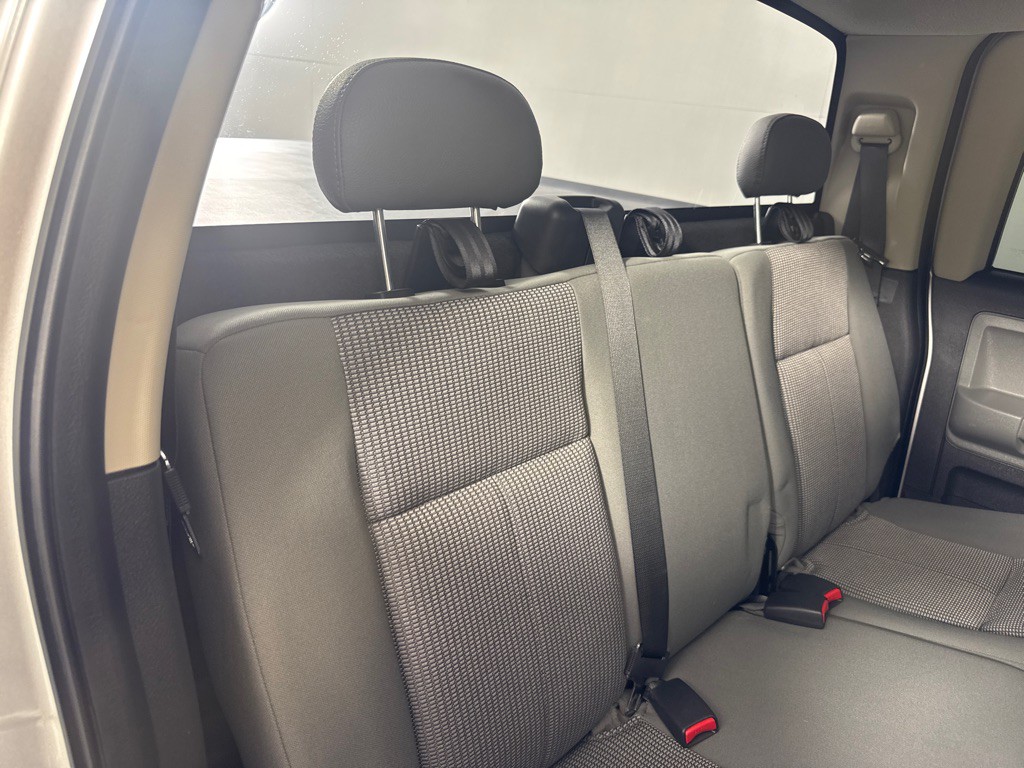 2011 Dodge Dakota Image 19