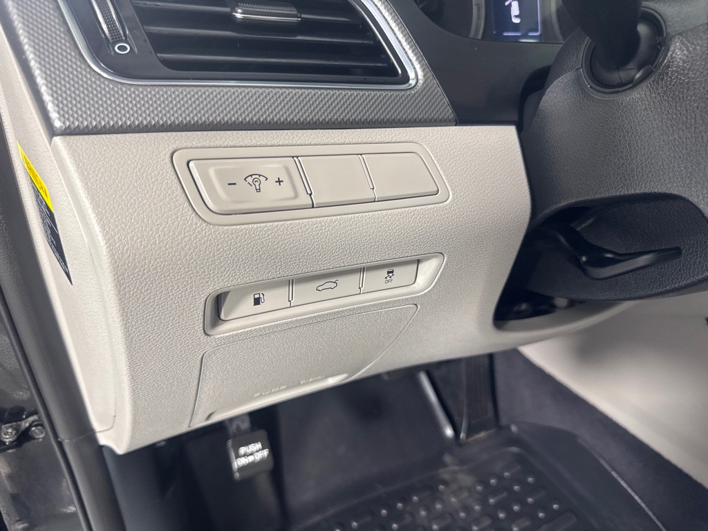 2016 Hyundai Sonata Image 13