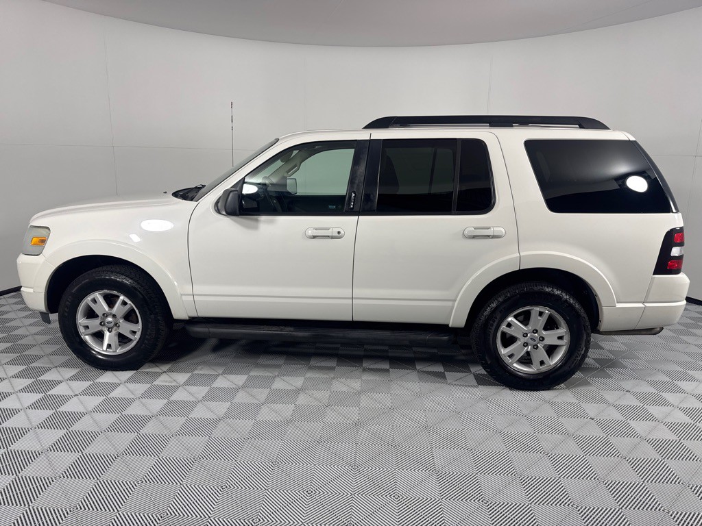 2010 Ford Explorer Image 8