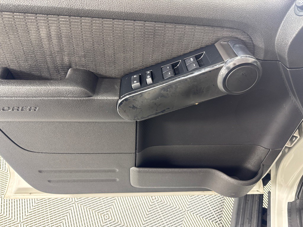 2010 Ford Explorer Image 10
