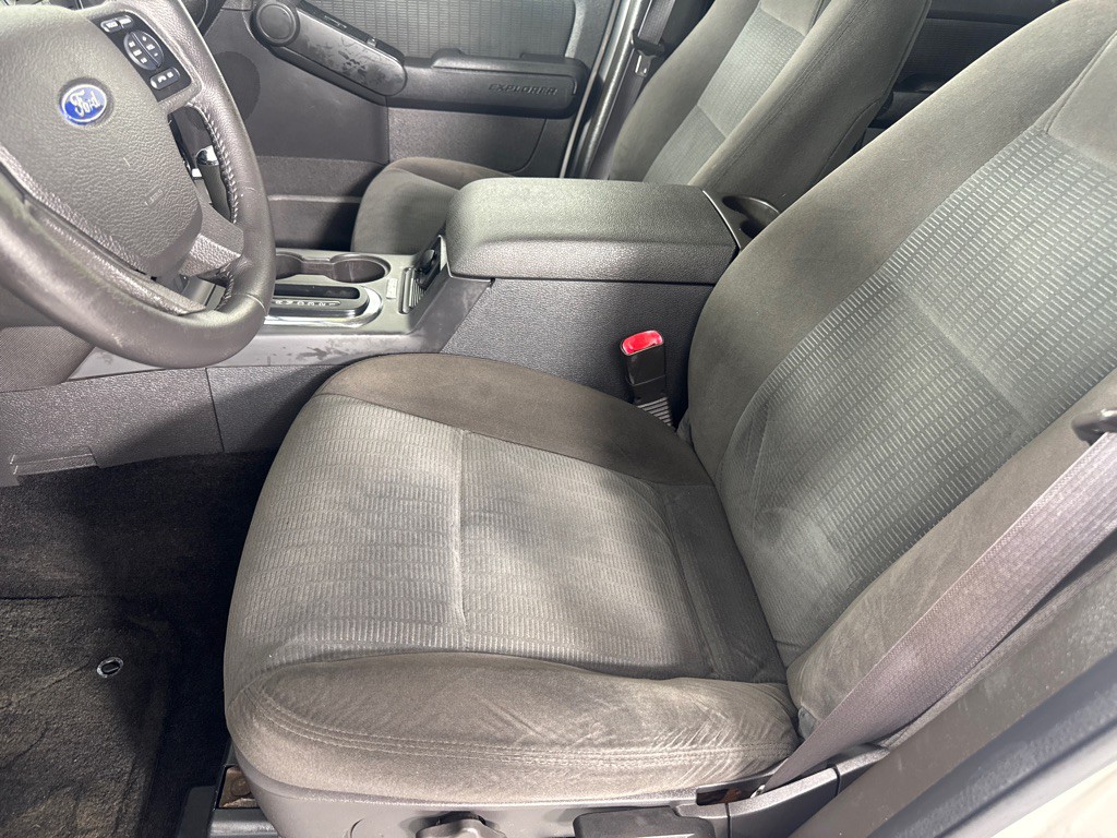 2010 Ford Explorer Image 11