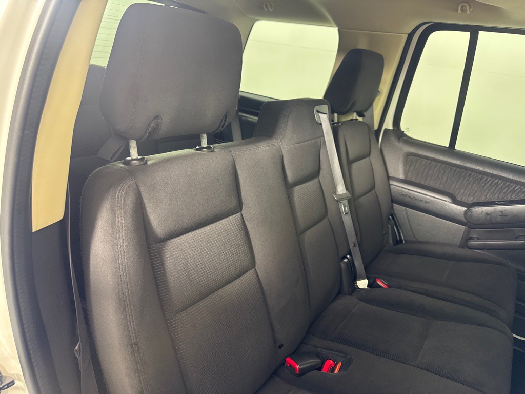 2010 Ford Explorer Image 23
