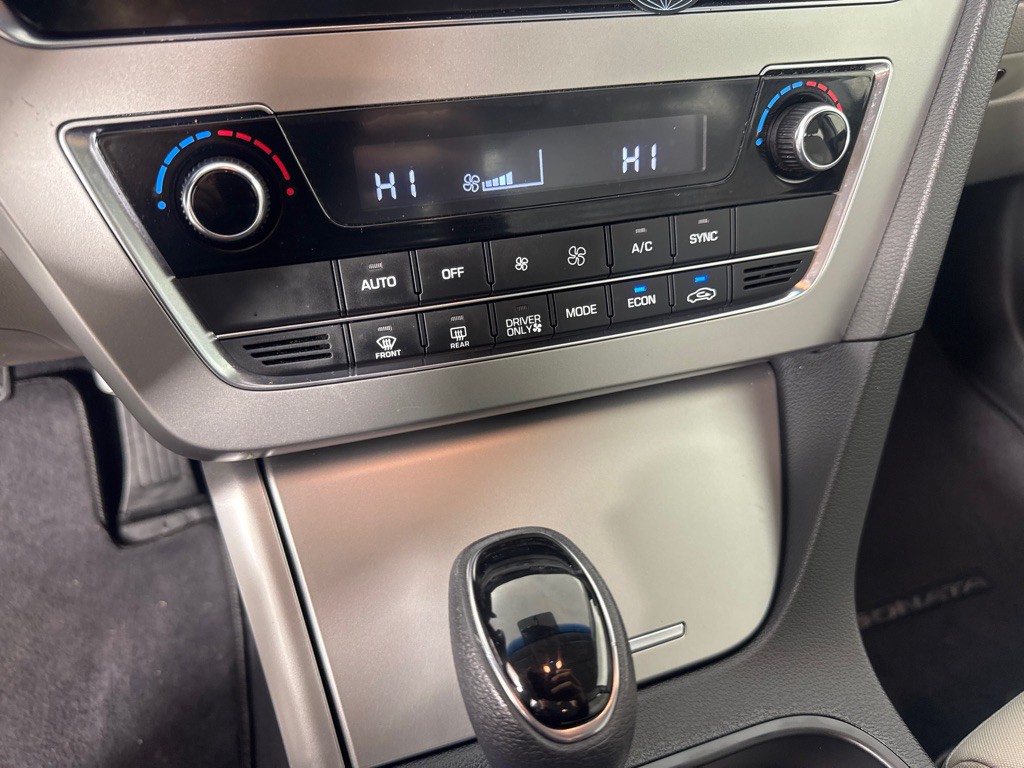 2016 Hyundai Sonata Image 18