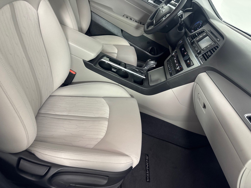 2016 Hyundai Sonata Image 24