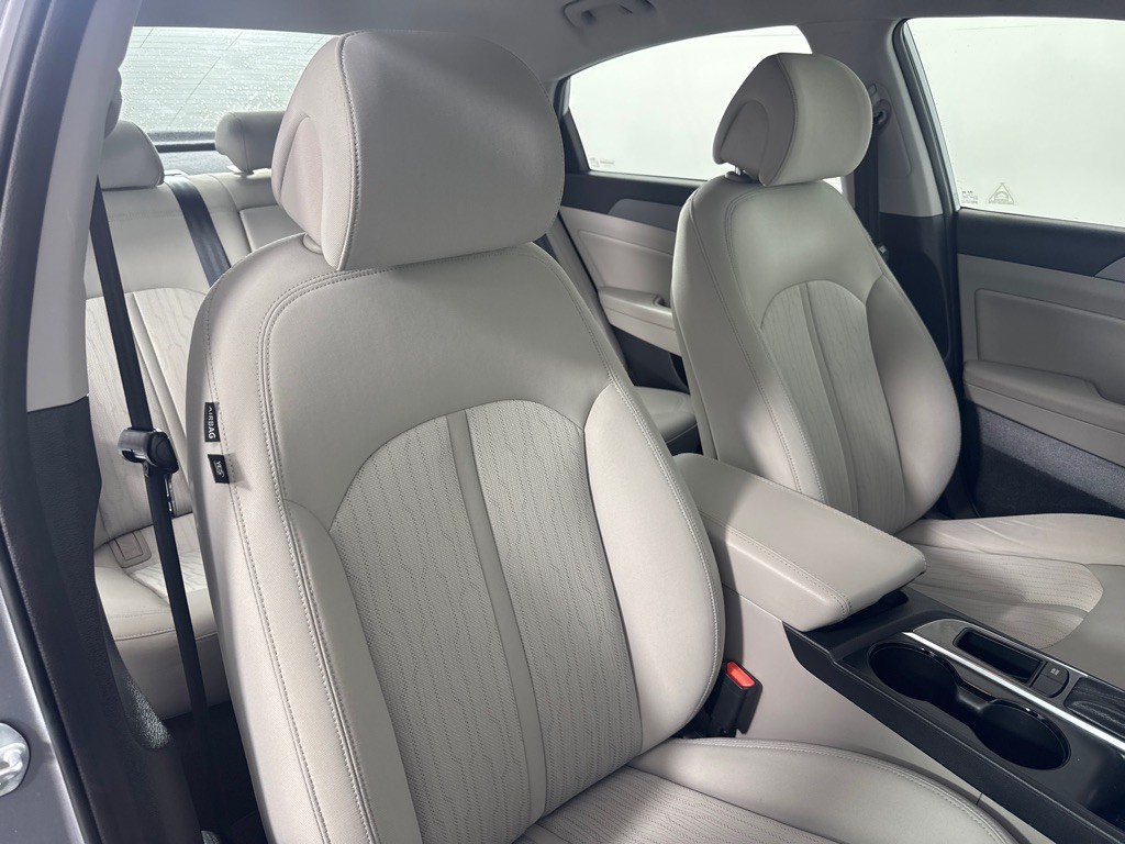 2016 Hyundai Sonata Image 25