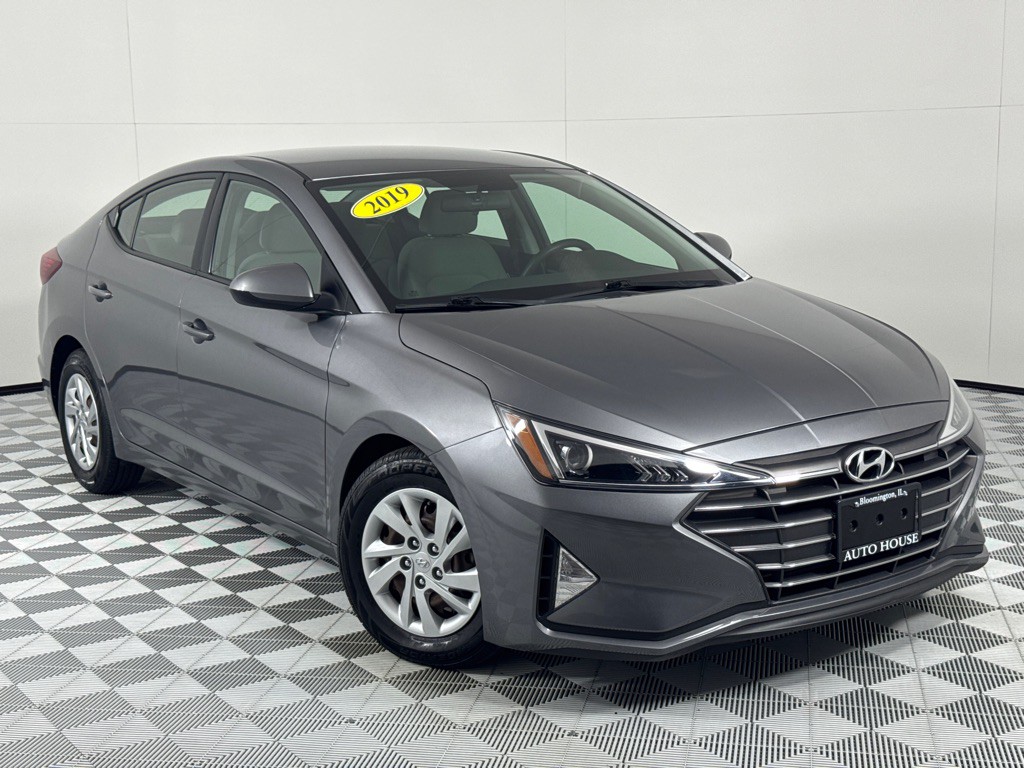 2019 Hyundai Elantra Image 2