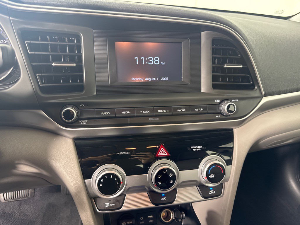 2019 Hyundai Elantra Image 16