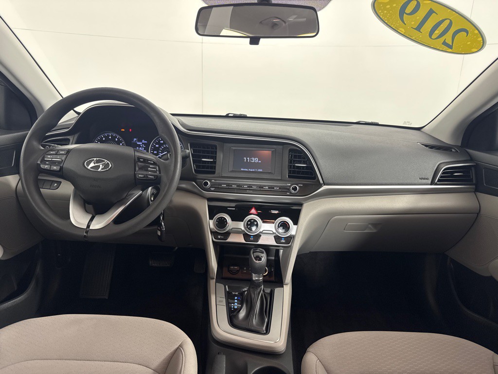 2019 Hyundai Elantra Image 25
