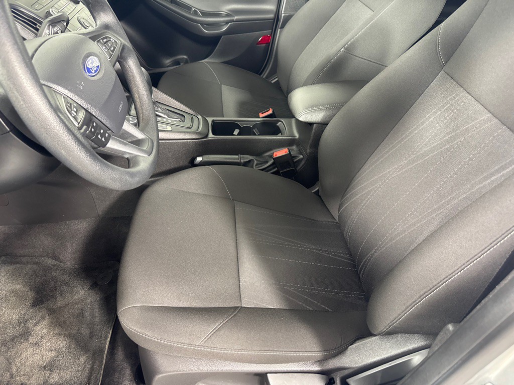 2017 Ford Focus Image 11
