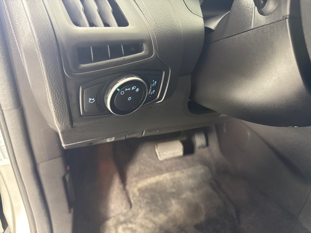 2017 Ford Focus Image 13