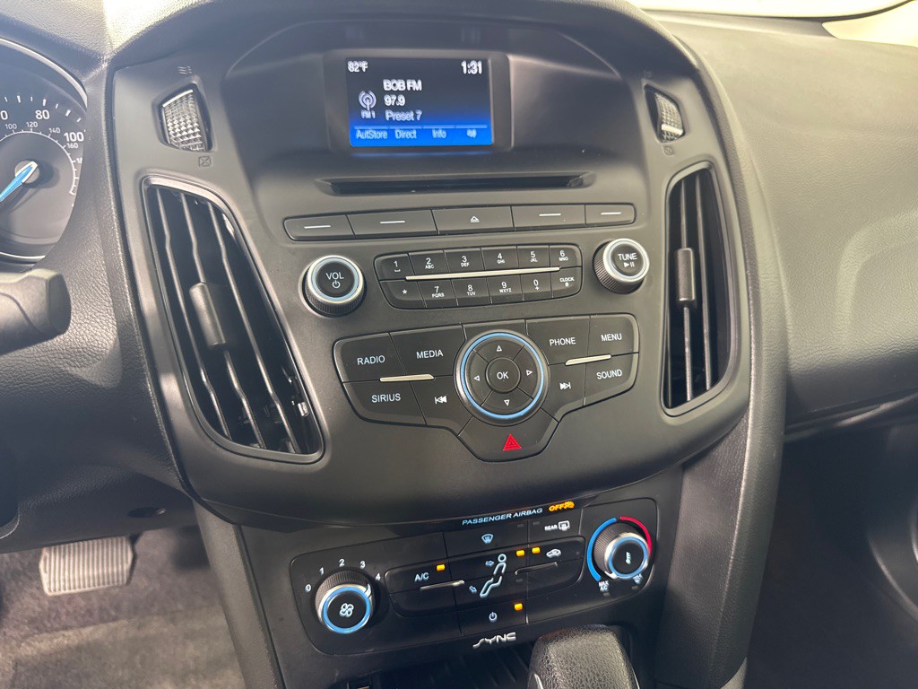 2017 Ford Focus Image 15