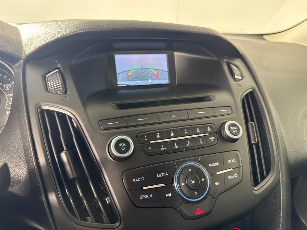 2017 Ford Focus Image 16