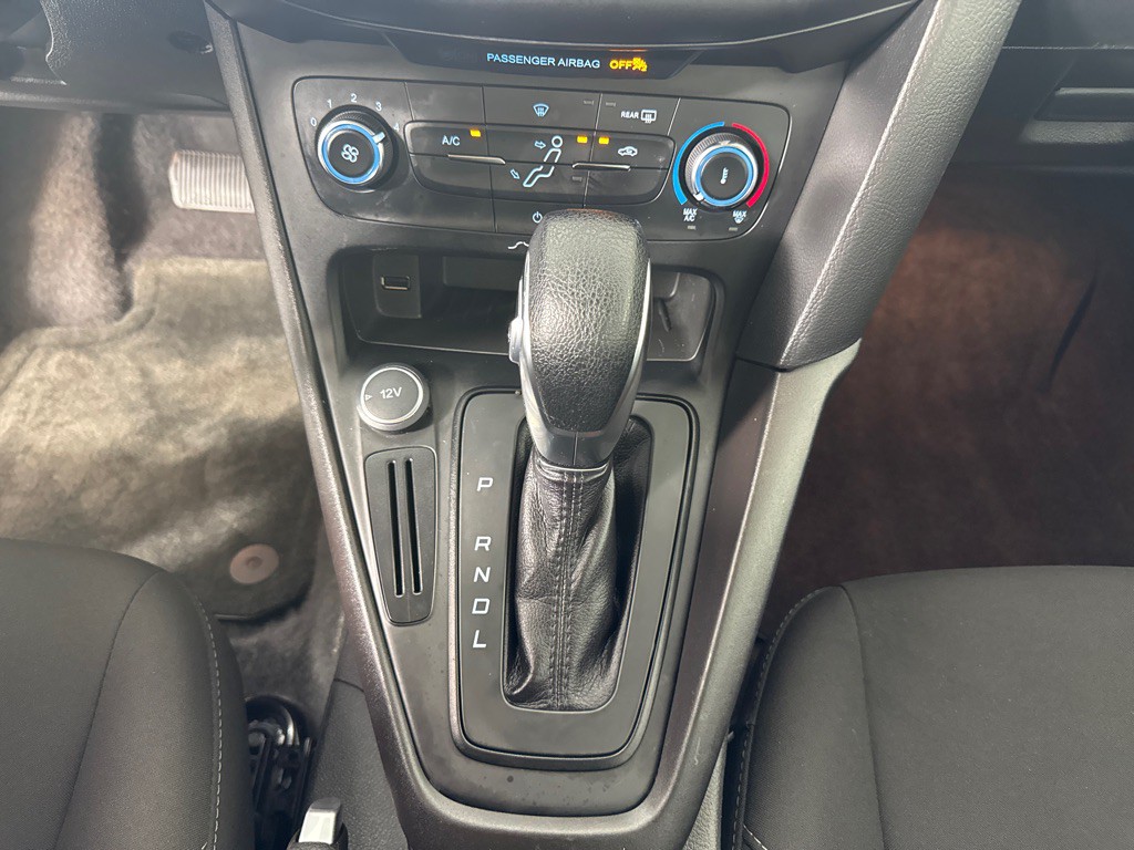2017 Ford Focus Image 17