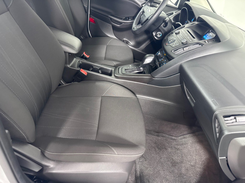 2017 Ford Focus Image 22