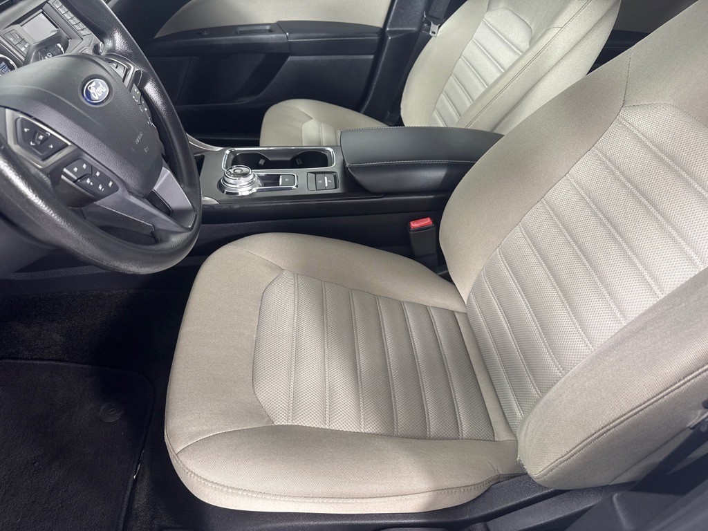 2017 Ford Fusion Image 12