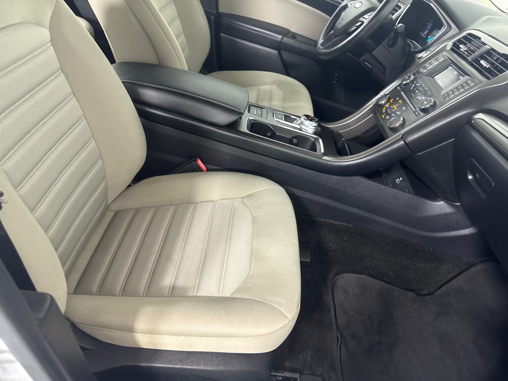 2017 Ford Fusion Image 22