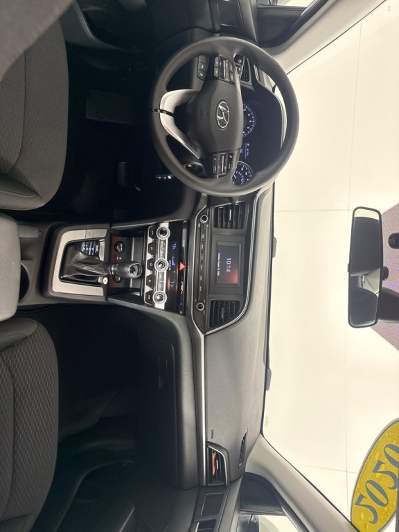 2020 Hyundai Elantra Image 24