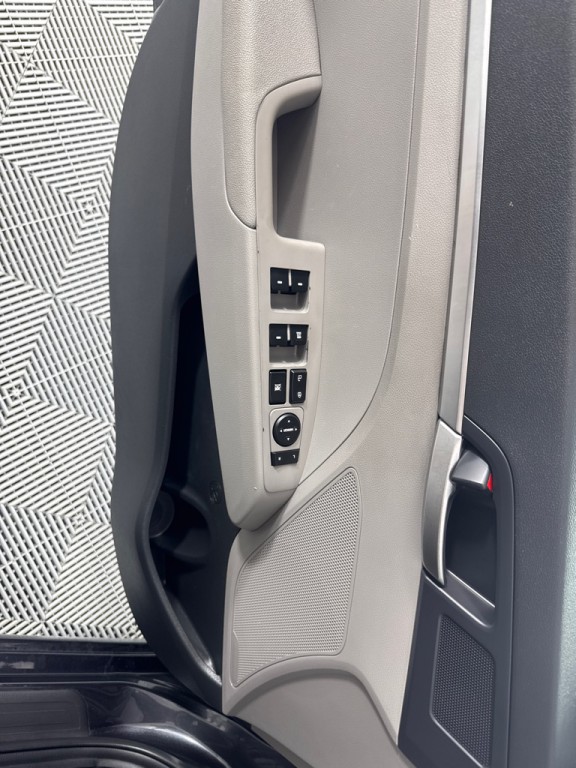 2020 Hyundai Elantra Image 11
