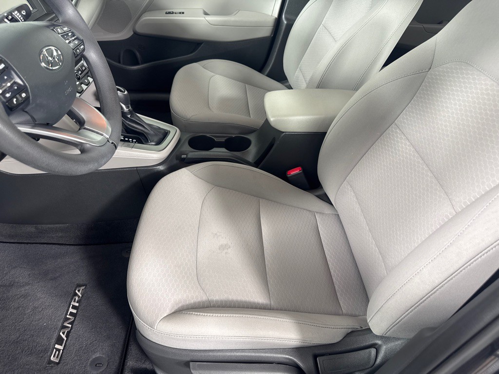 2020 Hyundai Elantra Image 12