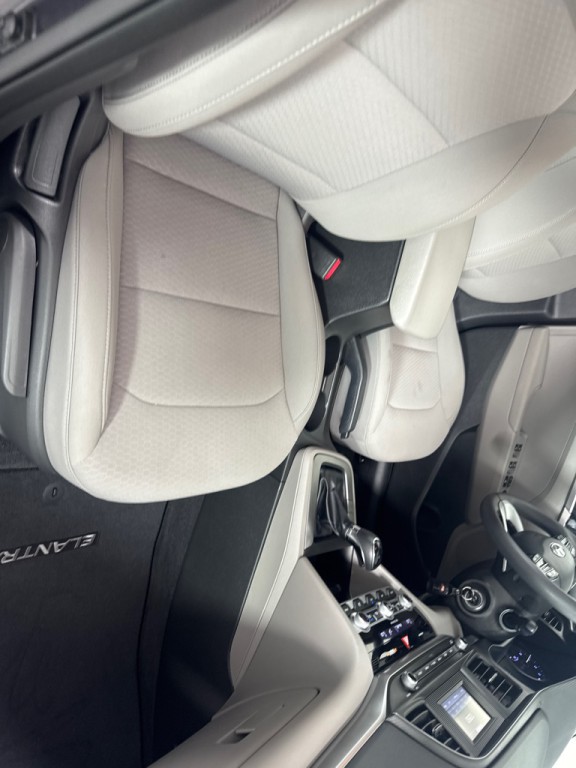 2020 Hyundai Elantra Image 22