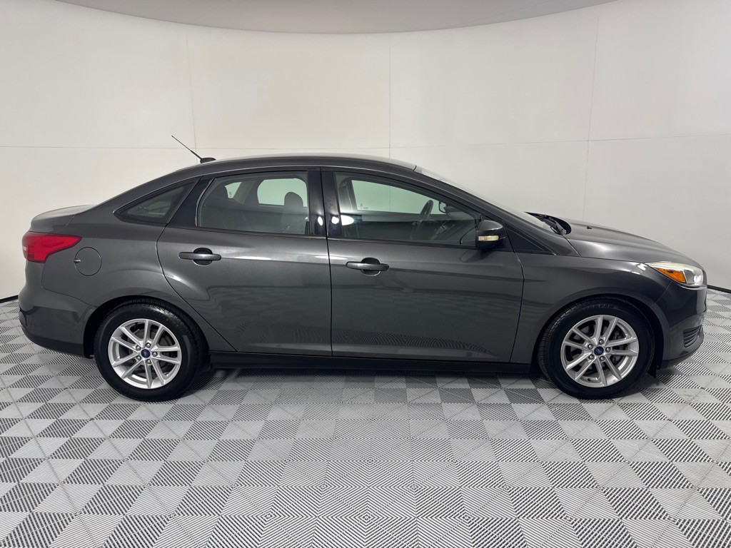 2017 Ford Focus Image 4