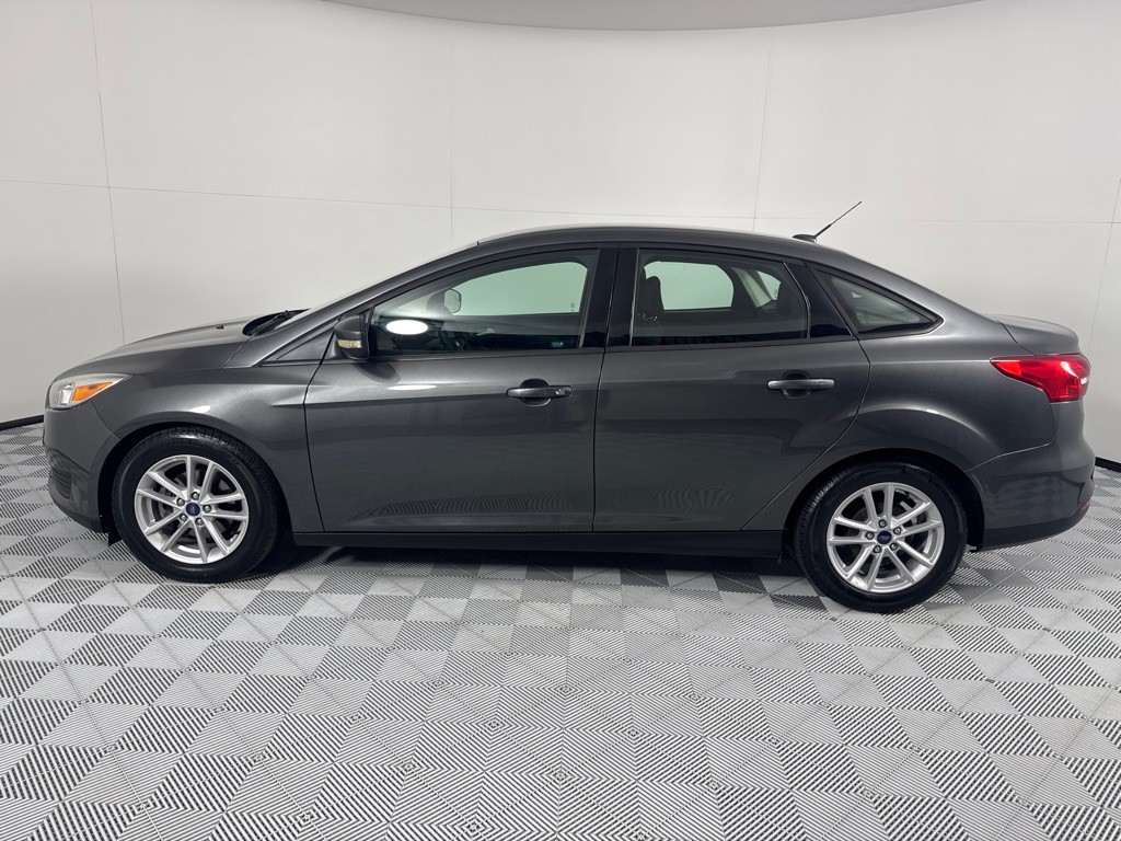 2017 Ford Focus Image 8