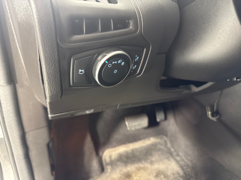 2017 Ford Focus Image 15