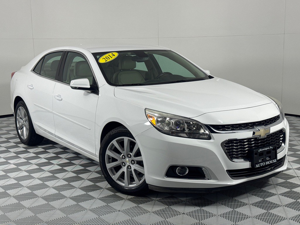 2014 Chevrolet Malibu Image 2