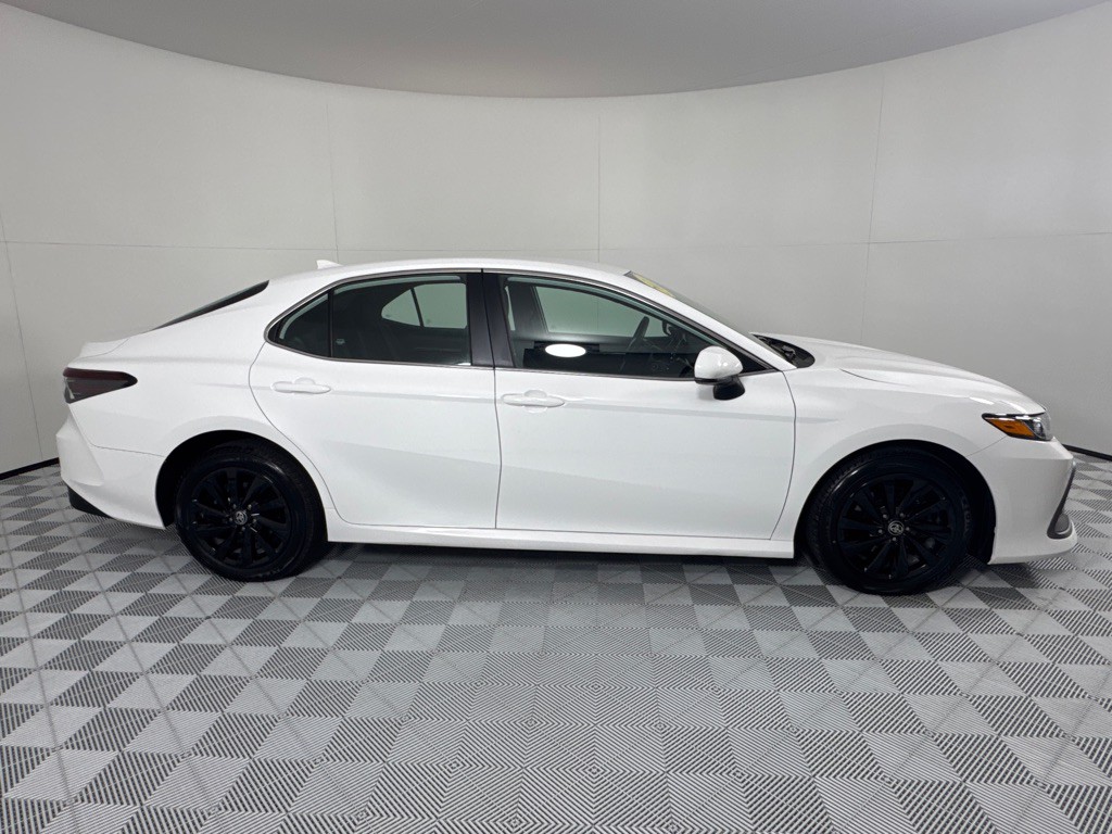 2021 Toyota Camry Image 4