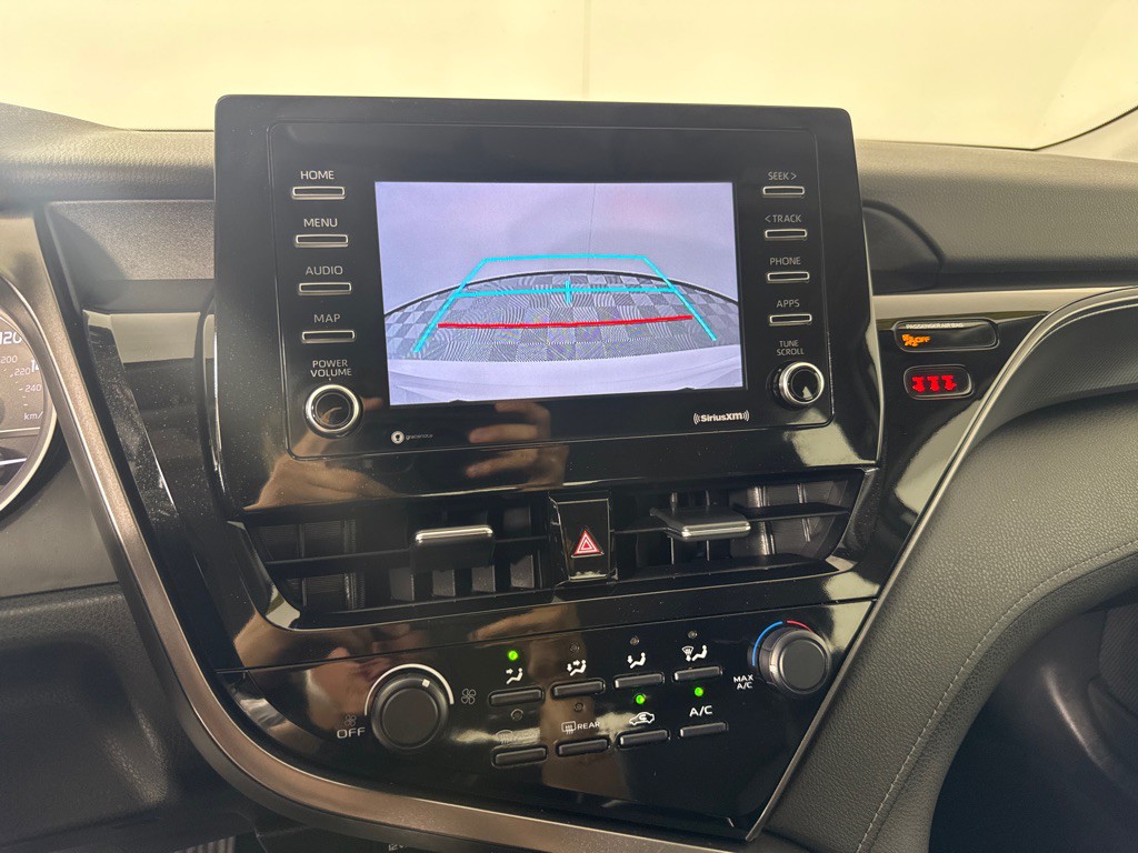 2021 Toyota Camry Image 17