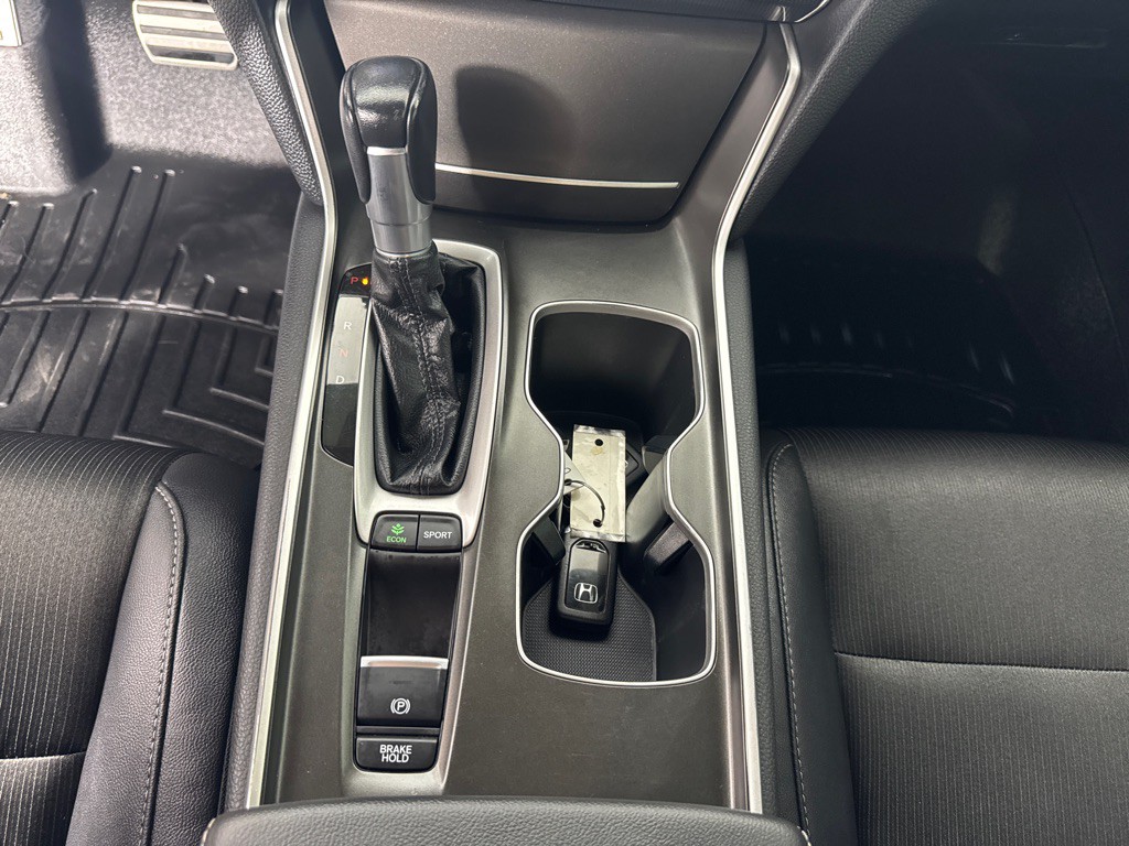 2020 Honda Accord Image 16