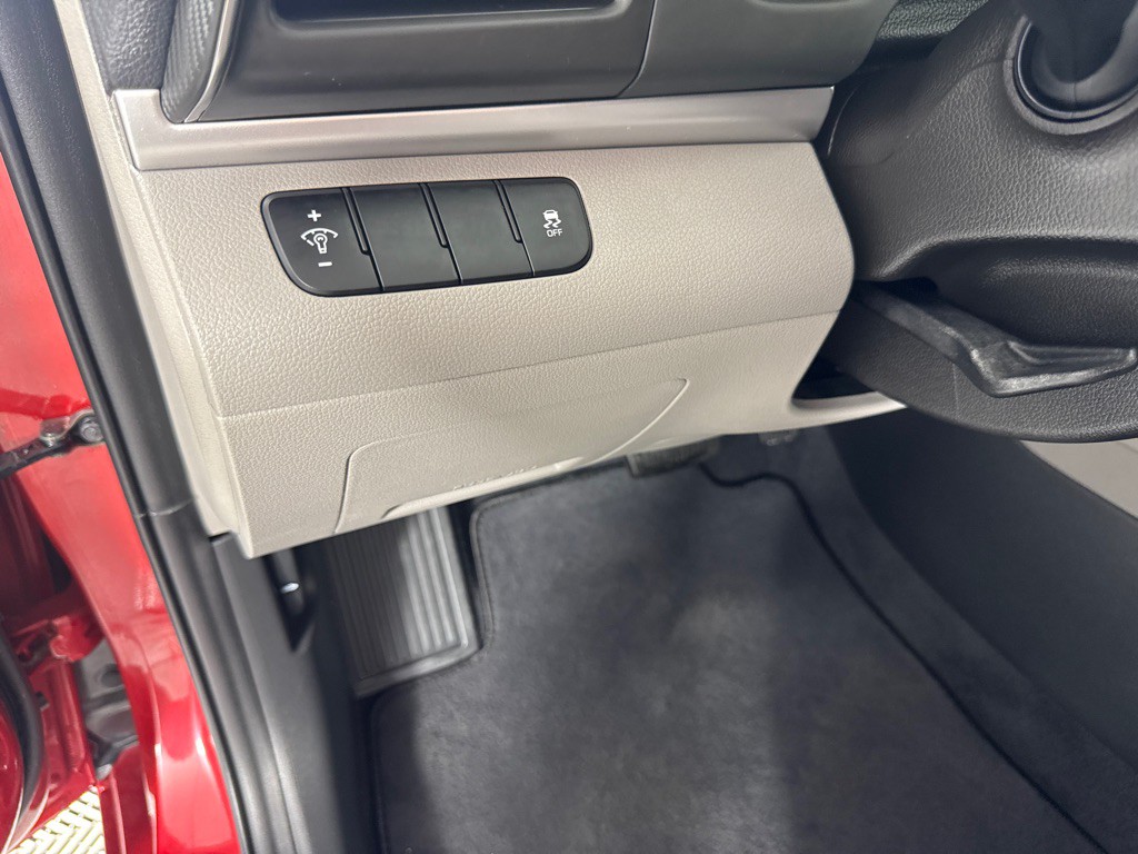 2019 Hyundai Elantra Image 9