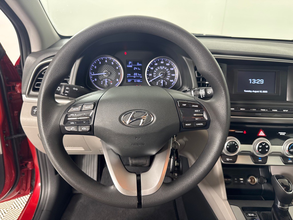 2019 Hyundai Elantra Image 10