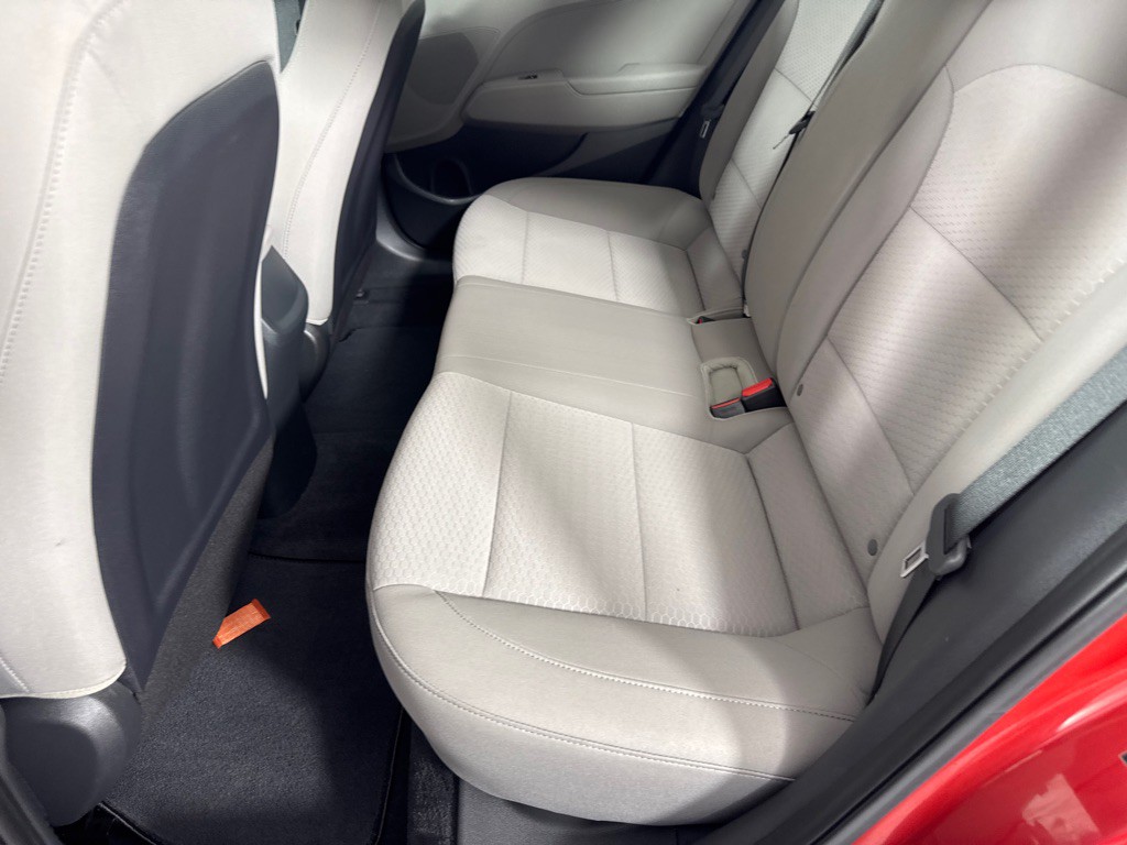 2019 Hyundai Elantra Image 13