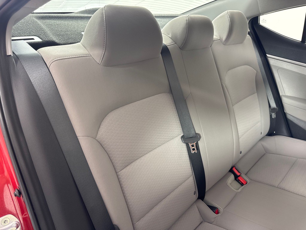2019 Hyundai Elantra Image 16