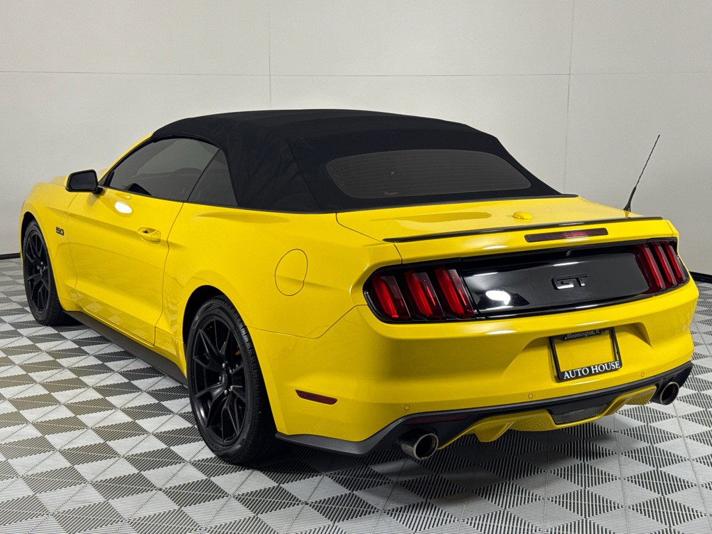 2017 Ford Mustang Image 18