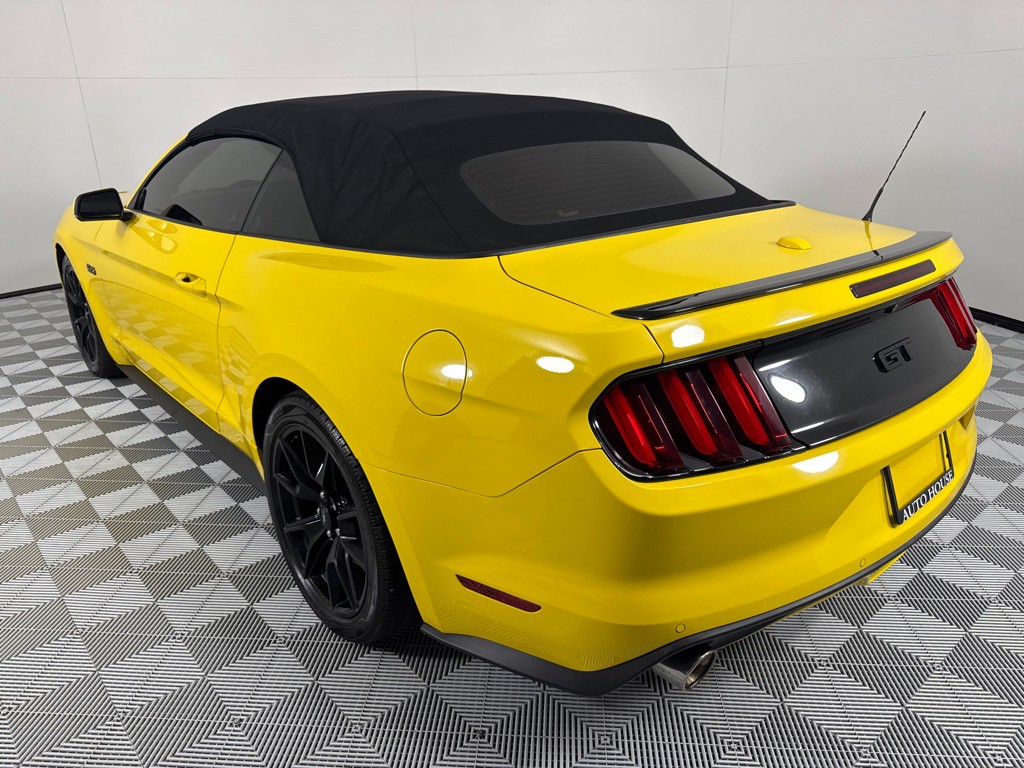 2017 Ford Mustang Image 19