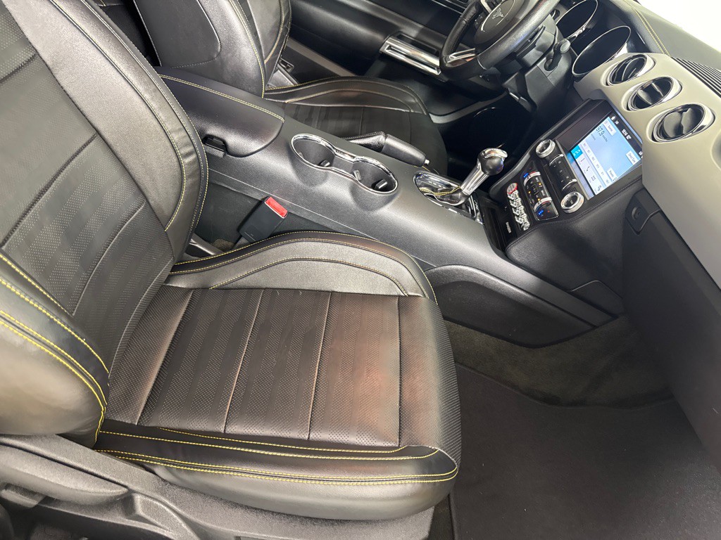 2017 Ford Mustang Image 34
