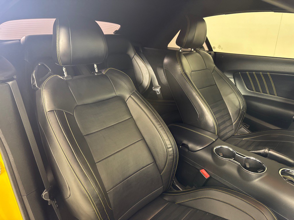 2017 Ford Mustang Image 35