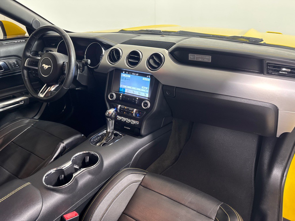 2017 Ford Mustang Image 36